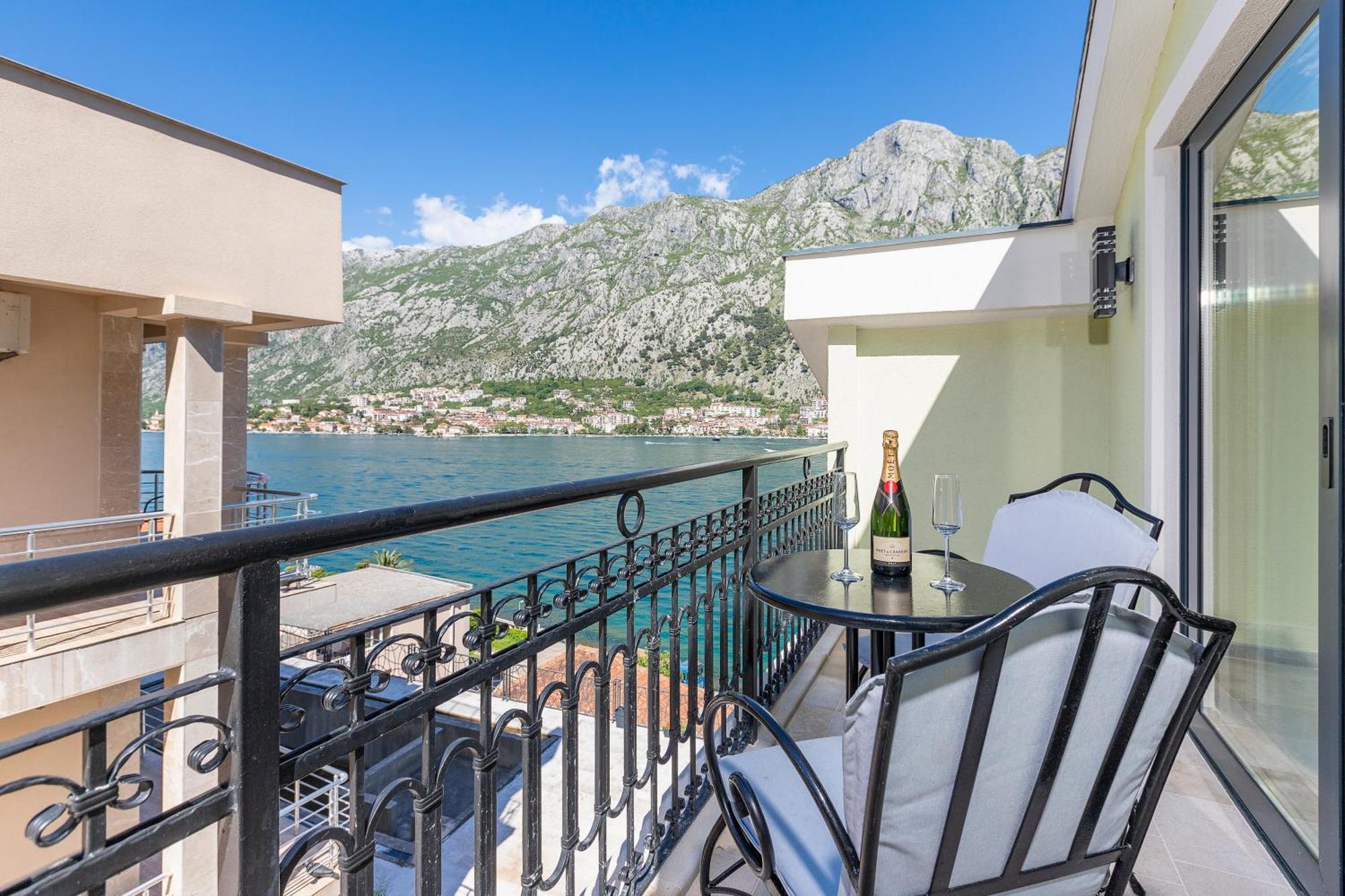 Dekaderon Lux Apartments Kotor Exterior photo